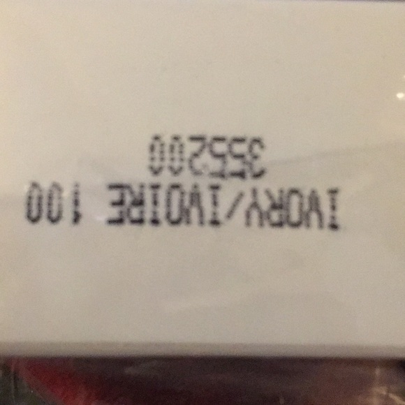 Mary Kay Medium coverage foundation 1 fluid ounce - Picture 3 of 3